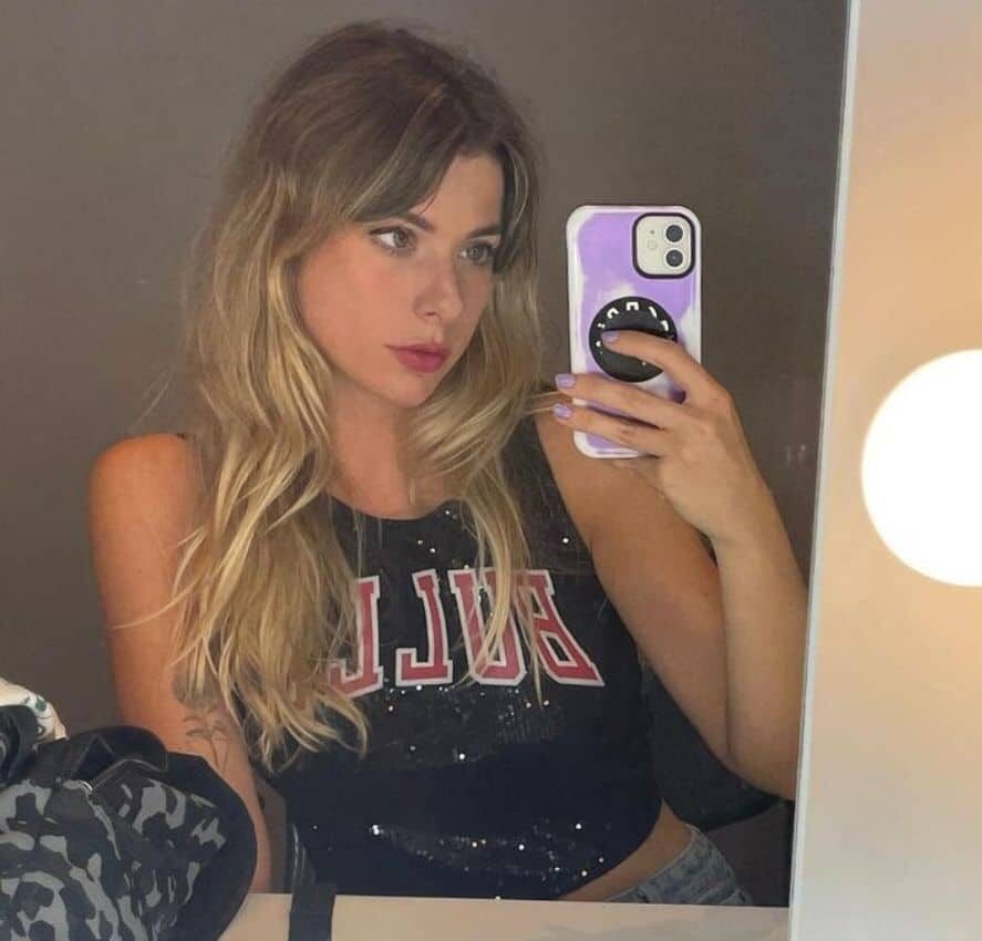 Alana Ambrosio com a camisa do Chicago Bulls. Foto: Reprodu&ccedil;&atilde;o/Instagram