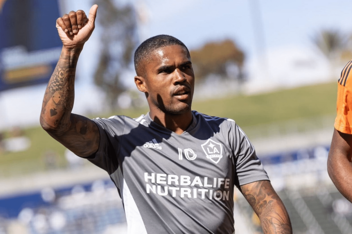 MLS: Douglas Costa &eacute; vaiado pela pr&oacute;pria torcida em seu retorno