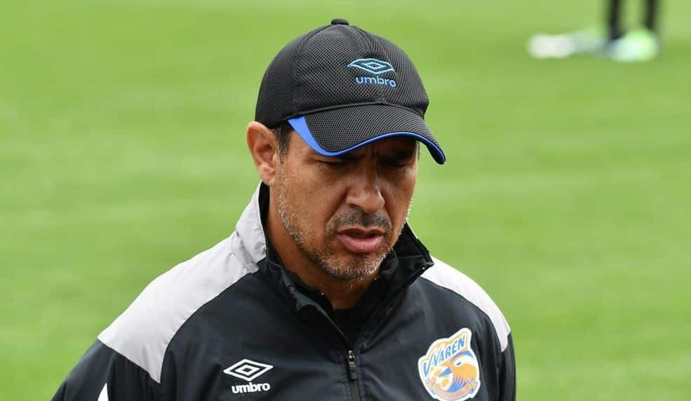 Carille, ex-treinador do Corinthians, vira jogador de baseball por um dia