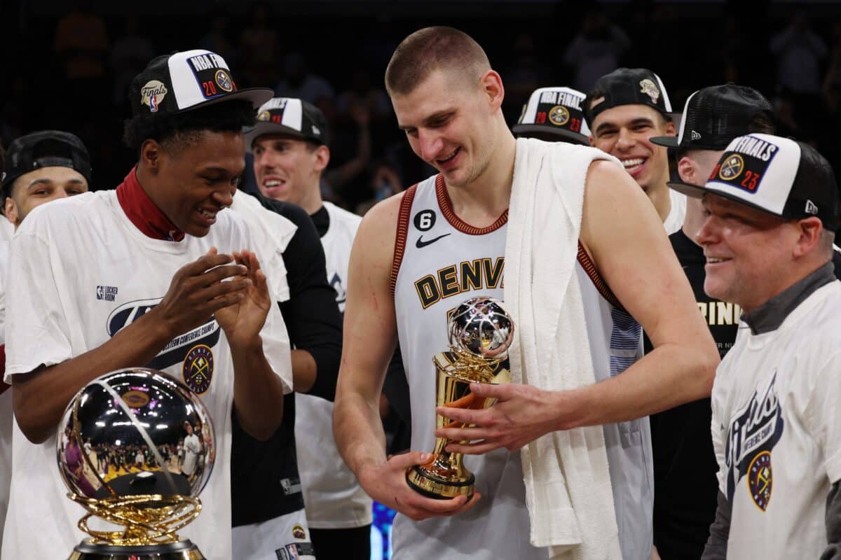 NBA: Jokic recebe MVP das finais do Oeste e diz que pr&ecirc;mio &lsquo;n&atilde;o significa nada&rsquo;