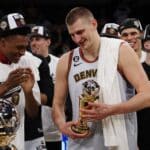 NBA: Jokic recebe MVP das finais do Oeste e diz que pr&ecirc;mio &lsquo;n&atilde;o significa nada&rsquo;