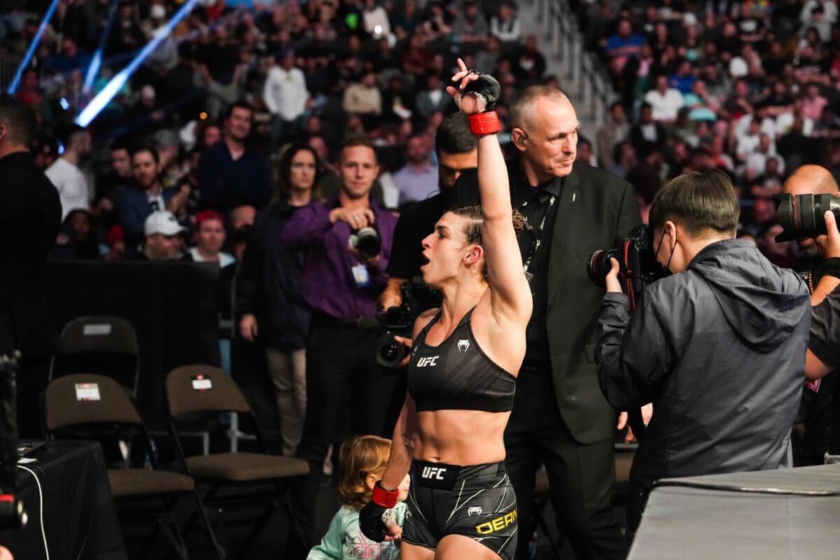 UFC: brasileira que levou luta da noite em Vegas ter&aacute; rivais de m&atilde;os pesadas