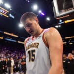 NBA decide puni&ccedil;&atilde;o de Jokic por confus&atilde;o com dono dos Suns