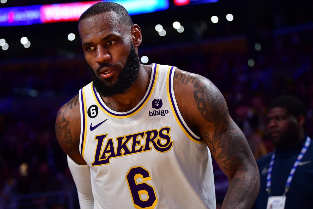 NBA: veterano, LeBron James d&aacute; conselho s&aacute;bio a novatos em playoffs