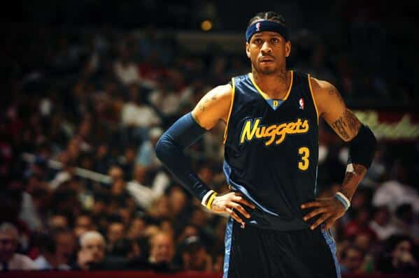Allen Iverson, Denver Nuggets, NBA. Foto: Reprodu&ccedil;&atilde;o/Twitter/@nuggets