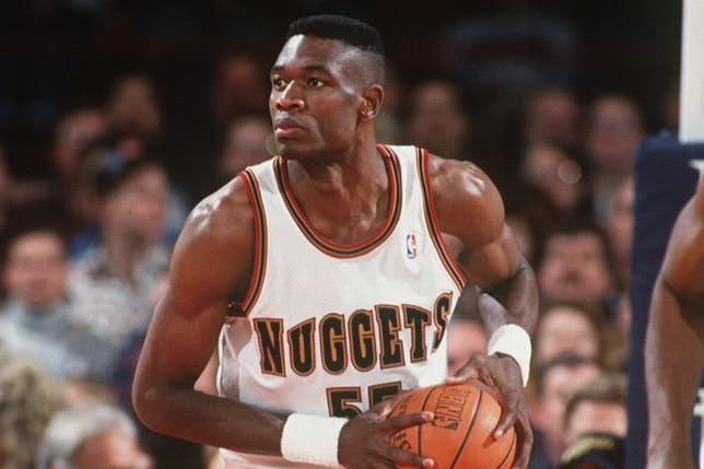 Dikembe Mutombo Denver Nuggets, NBA. Foto: Reprodu&ccedil;&atilde;o/Twitter/@nuggets