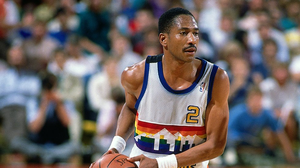 Alex English, Denver Nuggets, NBA. Foto: Reprodu&ccedil;&atilde;o/Twitter/@nuggets