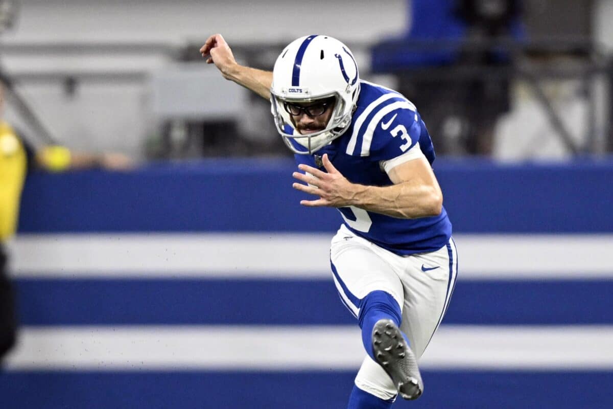 NFL: Tampa Bay Buccaneers contrata kicker &lsquo;meio brasileiro&rsquo;