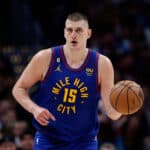 Jokic busca superar Carmelo, Iverson e outras lendas com feito in&eacute;dito