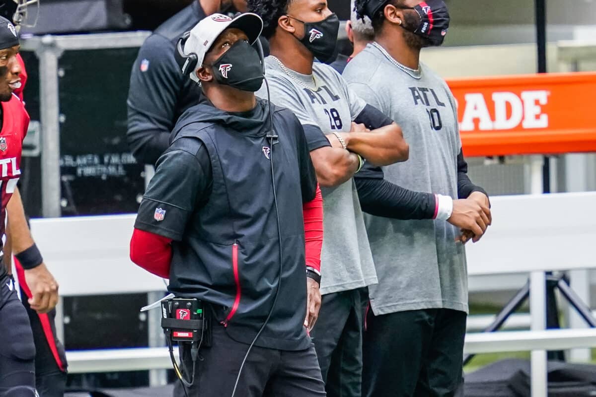 NFL: treinador tem dia de her&oacute;i e salva crian&ccedil;a de afogamento