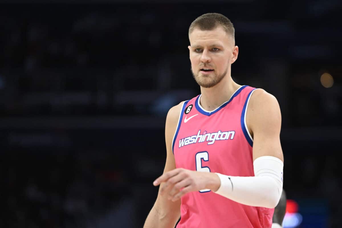 Porzingis sofre lesão no pé e fica de fora da Copa do Mundo de Basquete