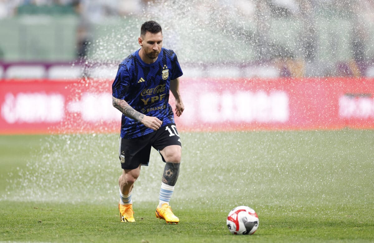 Sal&aacute;rio de Messi vaza: dono do Inter Miami d&aacute; detalhes sobre chegada do craque