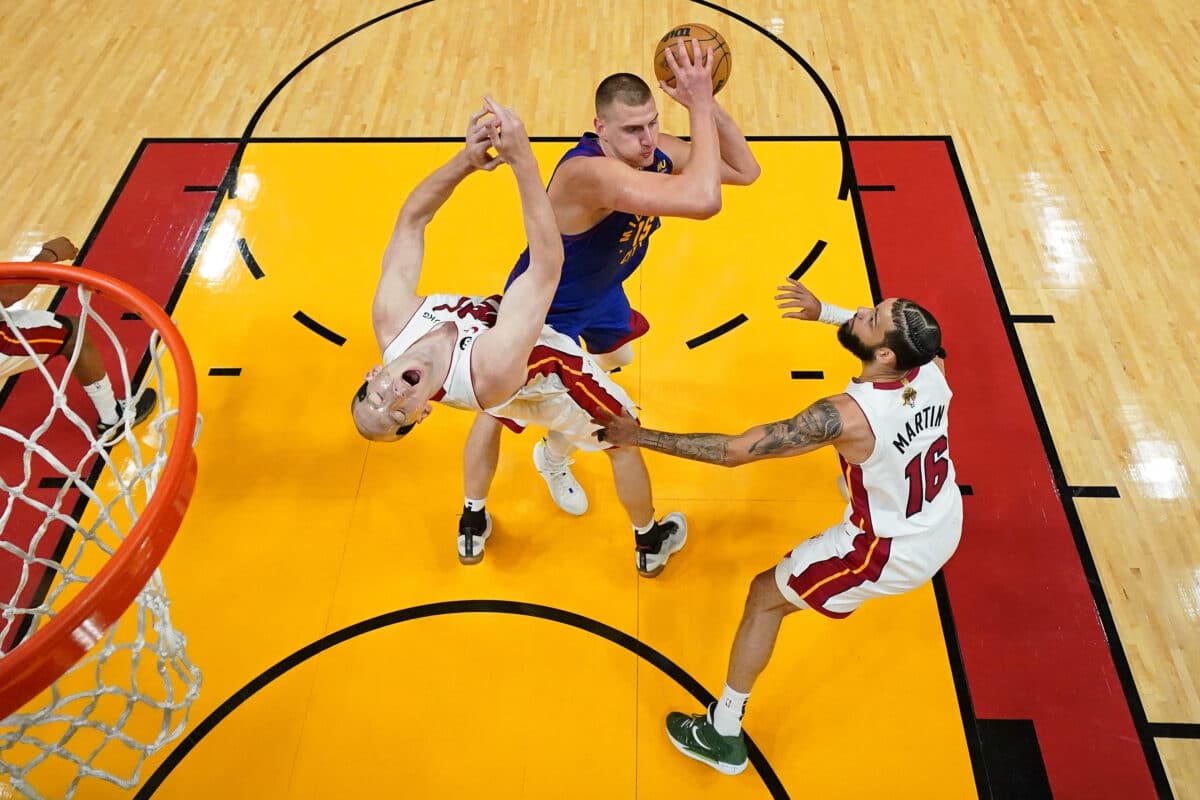 Neymar &eacute; p&eacute; frio, e Heat perde para Nuggets no Jogo 3 da Final da NBA