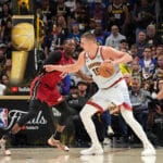 Nuggets vencem Heat, conquistam t&iacute;tulo in&eacute;dito da NBA e consagram Jokic
