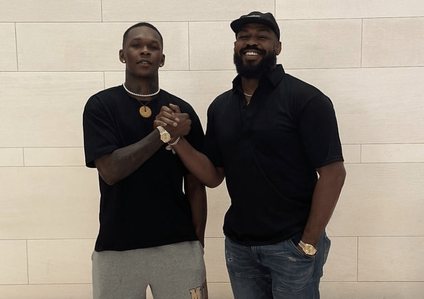 Israel Adesanya explica fim de treta com Jon Jones e faz revelação