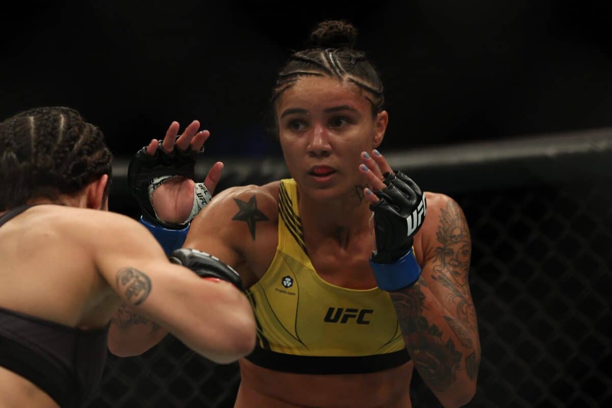 Exame de raio-x mostra gravidade da fratura de Istela Nunes no UFC