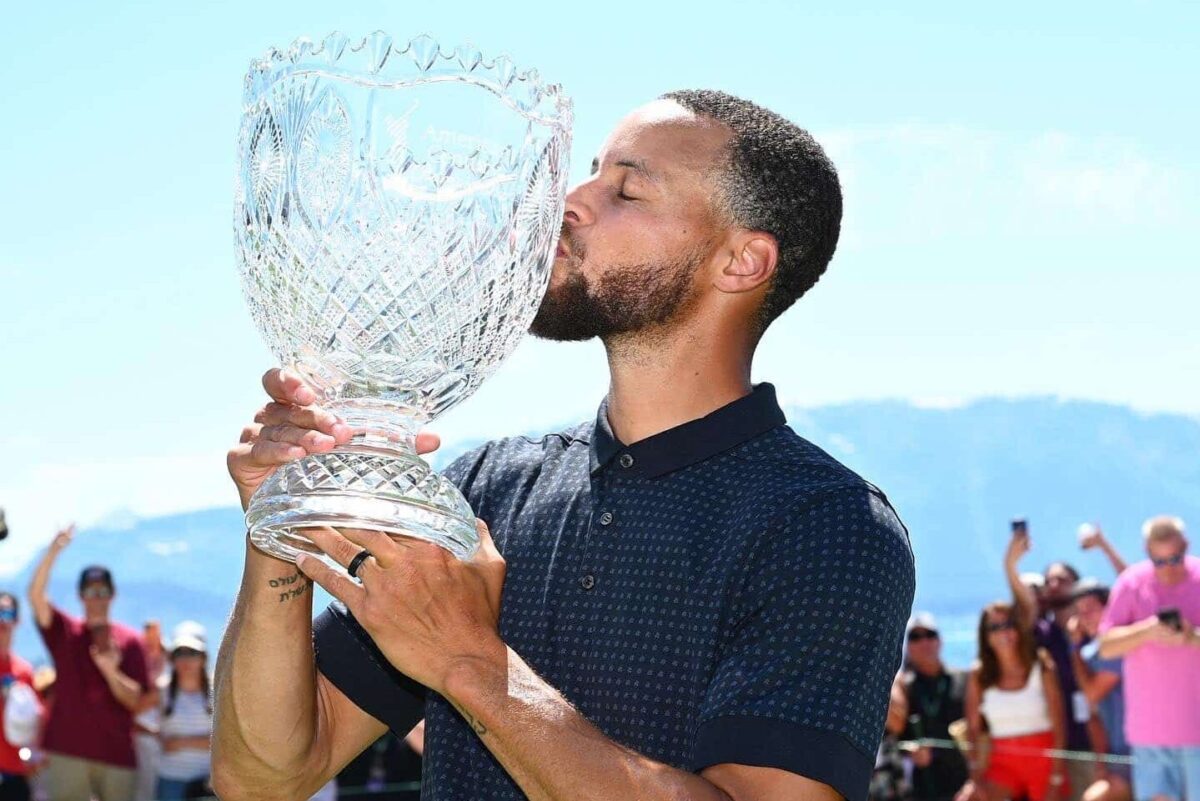 Warriors: Curry d&aacute; show e acerta lance inacredit&aacute;vel&hellip; mas n&atilde;o no basquete