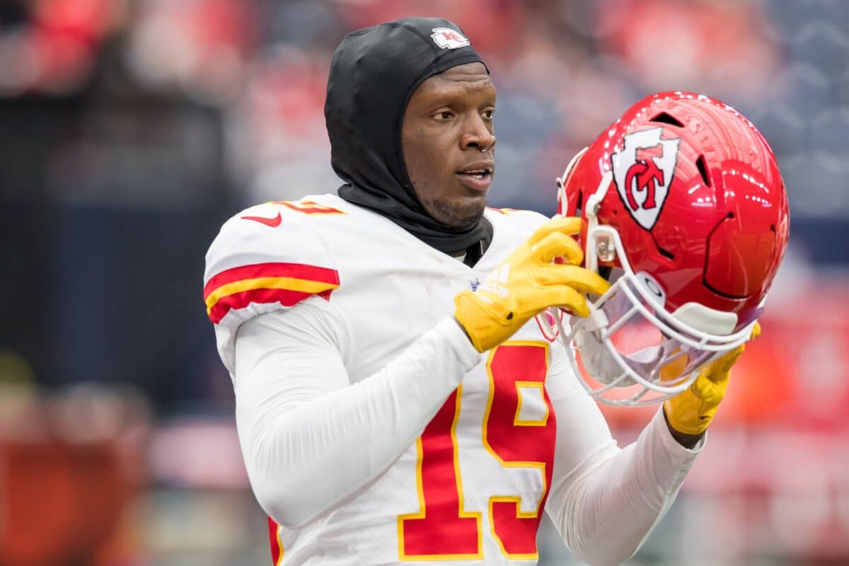 NFL: WR dos Chiefs xinga torcedores por áudio e culpa hacker