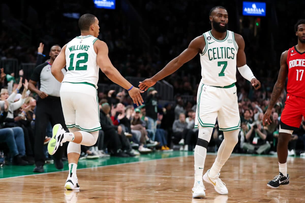 Jaylen Brown &eacute; cobrado por companheiros dos Celtics ap&oacute;s renova&ccedil;&atilde;o milion&aacute;ria: &lsquo;Est&aacute; mudado&rsquo;