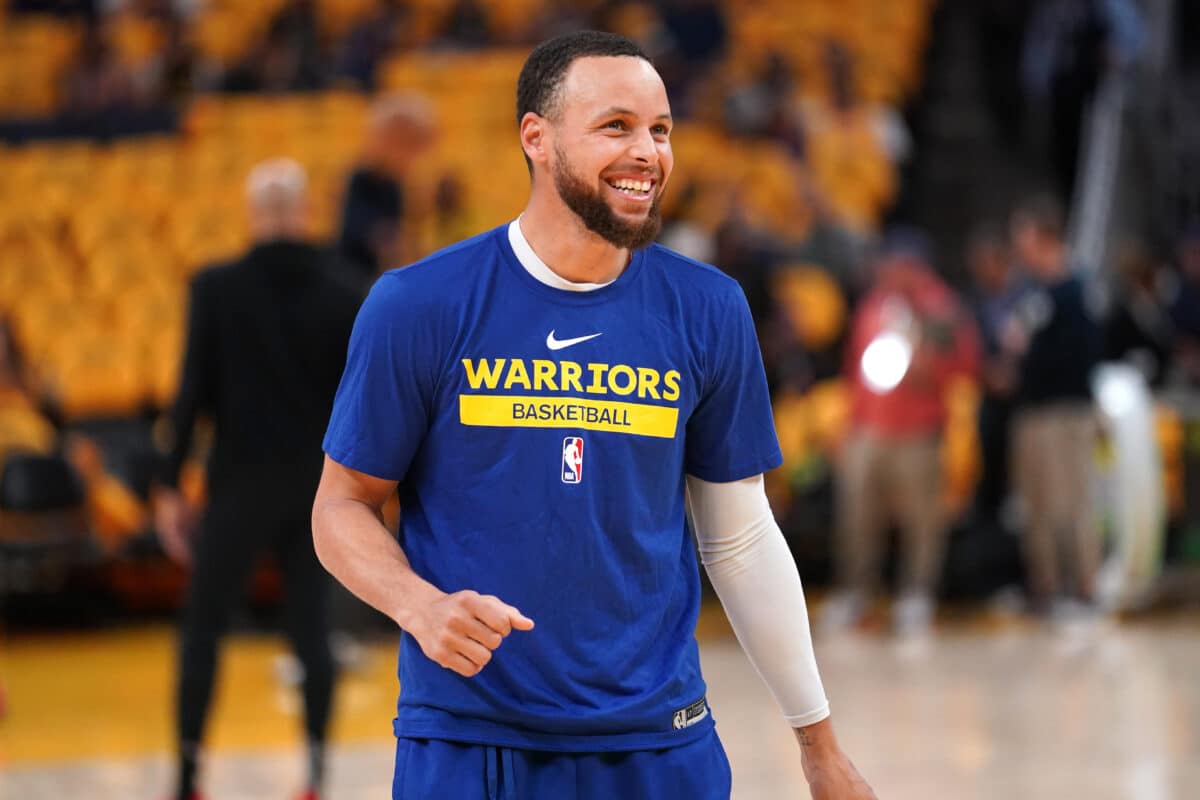 Warriors: Curry monta time dos sonhos com tr&ecirc;s Lakers e substitui&ccedil;&atilde;o
