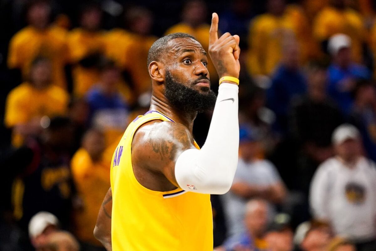 LeBron James levanta a moral de nova contrata&ccedil;&atilde;o dos Lakers