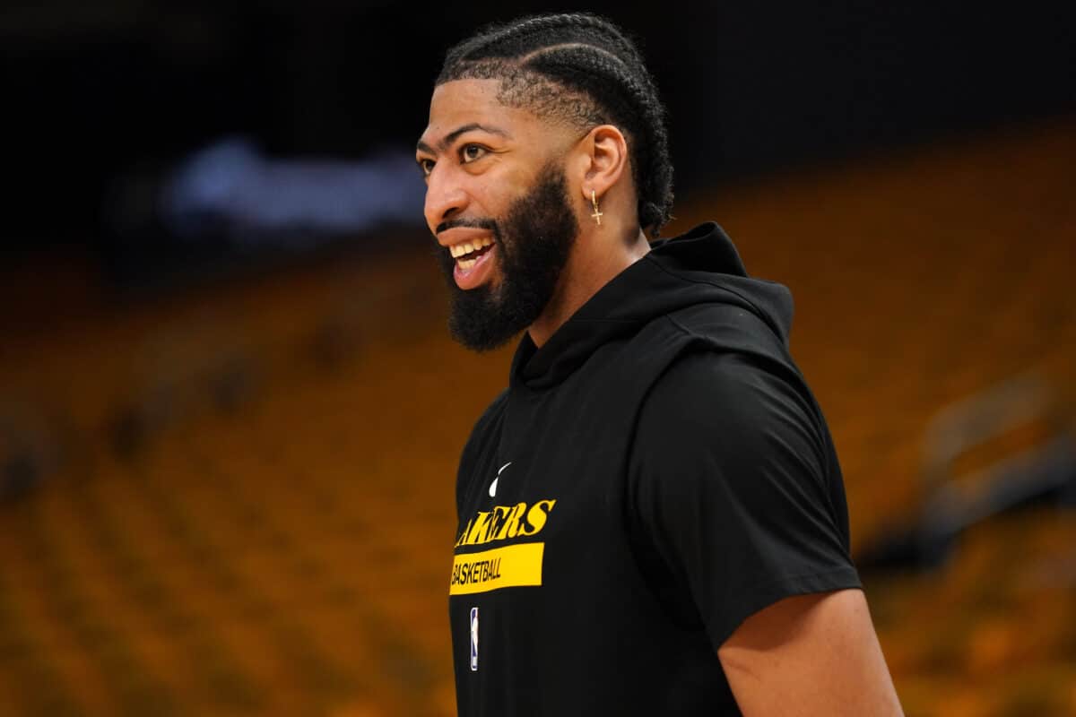 Anthony Davis deixa Lakers de lado, imita Whindersson e se testa no boxe