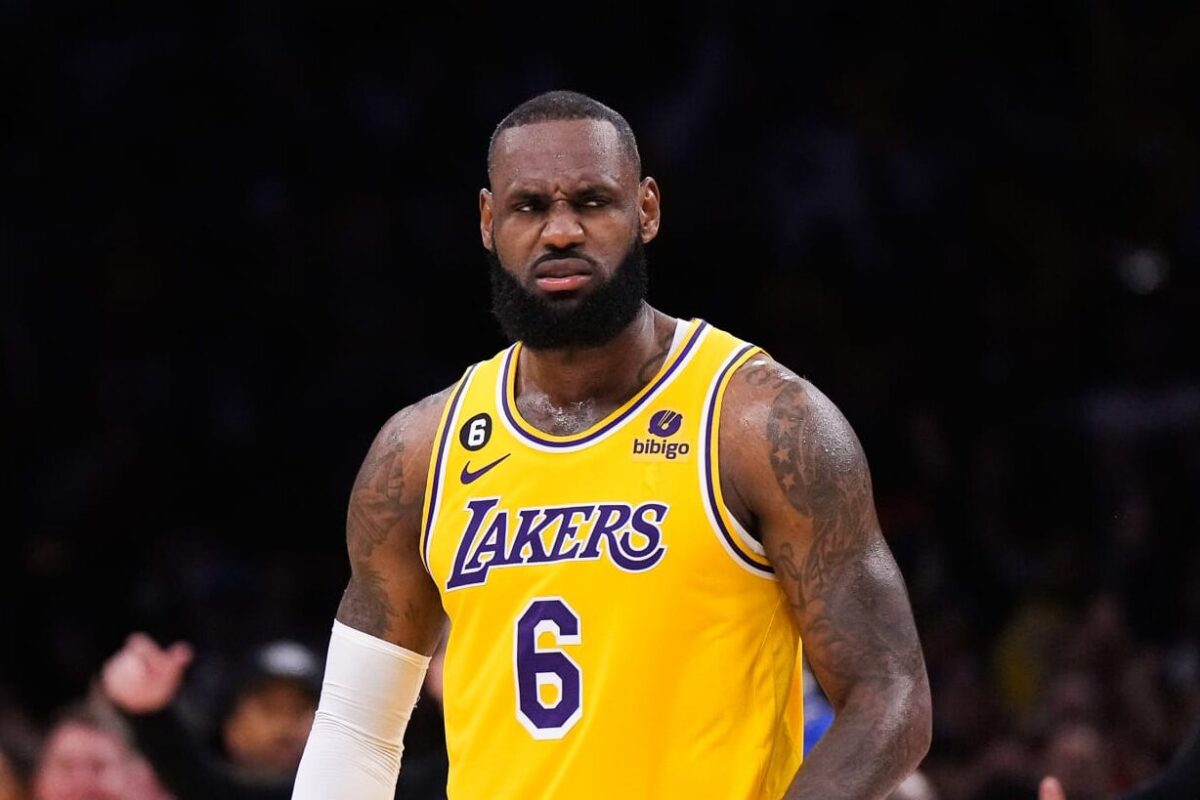 NBA: T&eacute;cnico rival revela &ldquo;pux&atilde;o de orelha&rdquo; em LeBron James nas Finais da NBA de 2016
