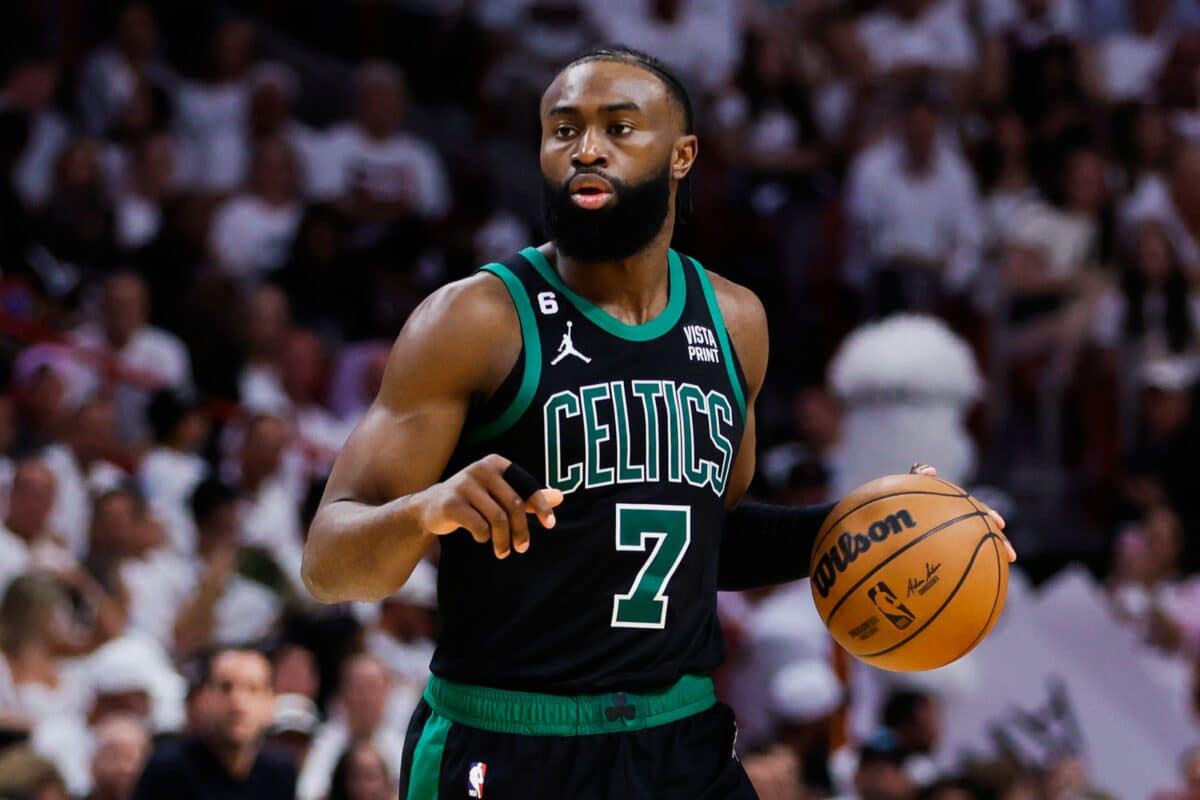 Mercado NBA: Jaylen Brown surpreende e pausa renova&ccedil;&atilde;o com Celtics