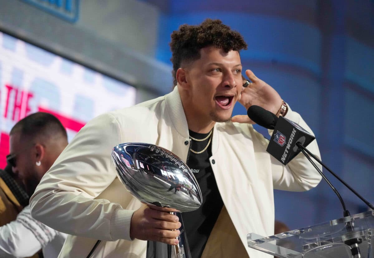 Patrick Mahomes, astro da NFL, &eacute; coroado como atleta masculino de 2023