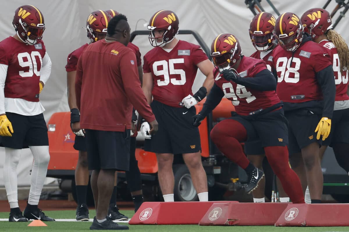 Novo dono de Washington, ex-Lakers cogita mudar nome de time da NFL