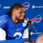 Damar Hamlin comemora retorno aos treinos ap&oacute;s parada card&iacute;aca: &lsquo;No tempo de Deus&rsquo;