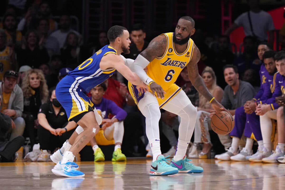 Lakers e Warriors dominam lista de times com mais jogos transmitidos na NBA; veja lista completa