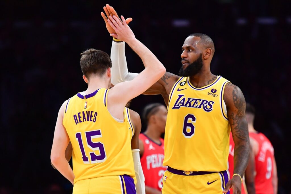 Austin Reaves defende estátua de LeBron em Los Angeles: ‘Maior jogador’