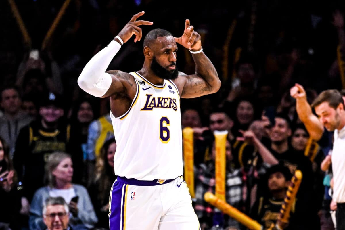 Nem Lakers escapam: LeBron James j&aacute; fez todos os times da NBA sofrerem