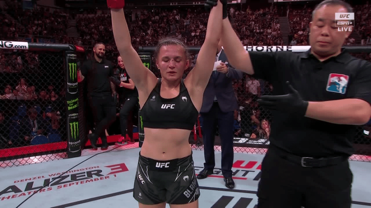 UFC Singapura: Erin Blanchfield vence Taila Santos e se aproxima de chance por cintur&atilde;o