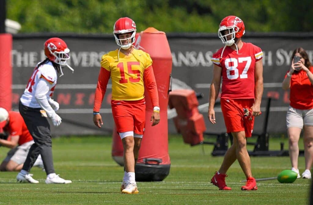 NFL: Veterano dos Chiefs vira d&uacute;vida para estreia ap&oacute;s les&atilde;o em treinamento
