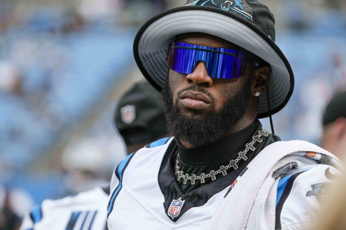 NFL: Defensor dos Panthers n&atilde;o treina pela segunda vez e vira d&uacute;vida para estreia