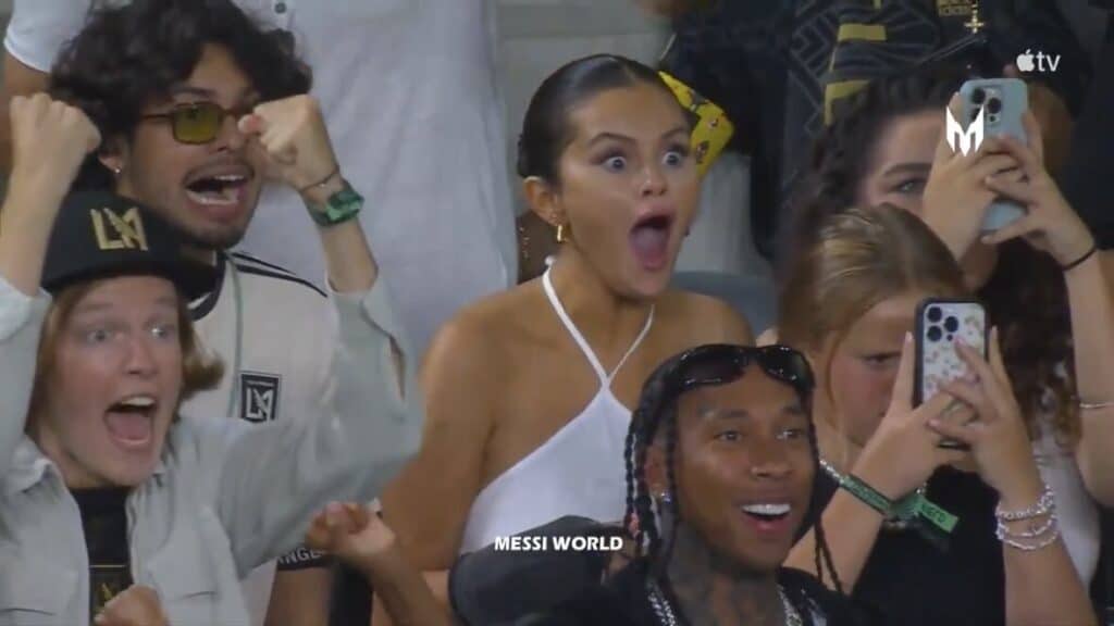 V&Iacute;DEO: Messi &lsquo;perde gol&rsquo; e deixa Selena Gomez espantada