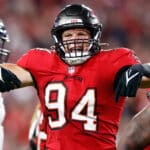 NFL: Primeiro jogador abertamente gay, Carl Nassib anuncia aposentadoria aos 30 anos