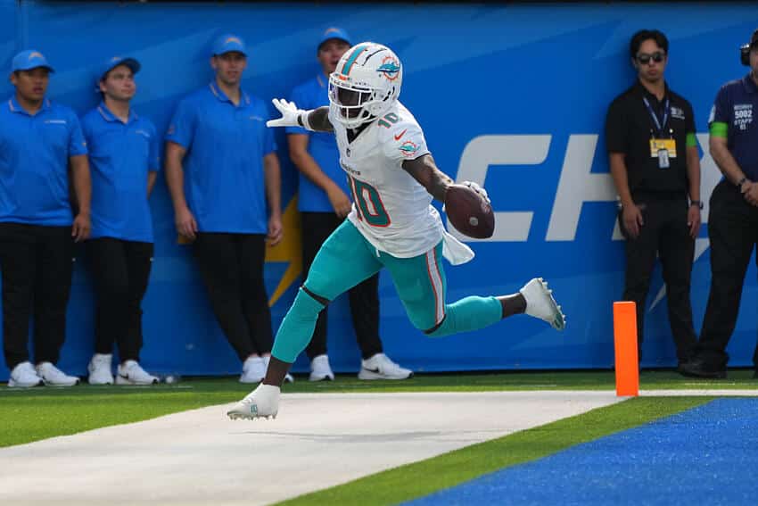 NFL: com 10 touchdowns e recorde de Tyreek Hill, Dolphins aplica surra hist&oacute;rica nos Ravens