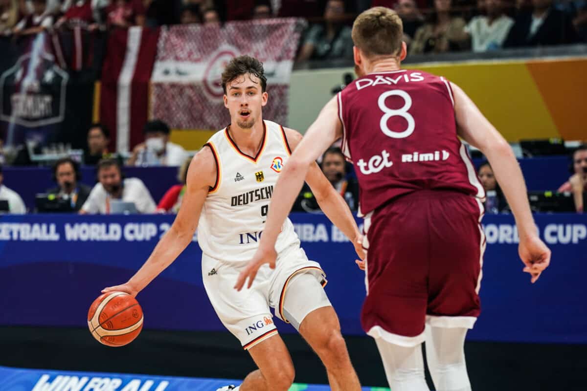 Alemanha vence Let&ocirc;nia e enfrenta os EUA na semi da Copa do Mundo de Basquete