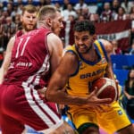 Brasil &eacute; atropelado pela Let&ocirc;nia e d&aacute; adeus &agrave; Copa do Mundo de Basquete