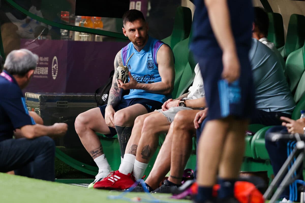 Dois em um? Messi &lsquo;auxilia&rsquo; Scaloni em Argentina&nbsp;x&nbsp;Bol&iacute;via