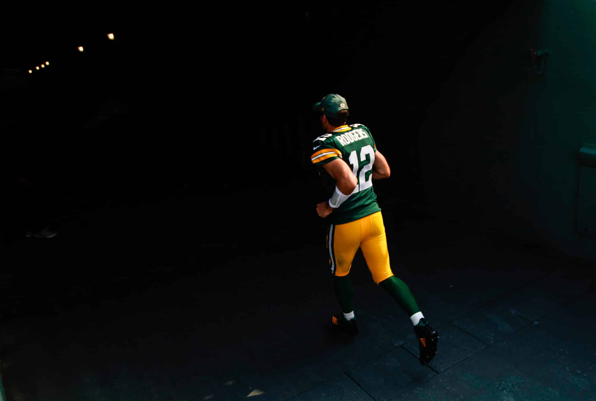 NFL: Ap&oacute;s passar por cirurgia, Rodgers tem chance de voltar nesta temporada