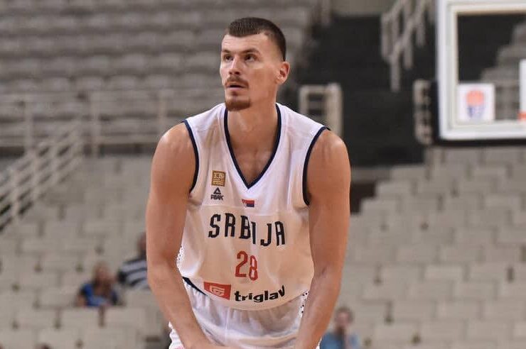 Copa de Basquete: jogador da S&eacute;rvia perde o rim ao levar cotovelada em jogo