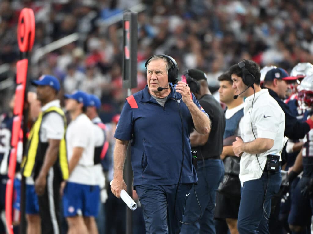 NFL: Dono dos Patriots se irrita com p&eacute;ssima campanha e pode demitir t&eacute;cnico