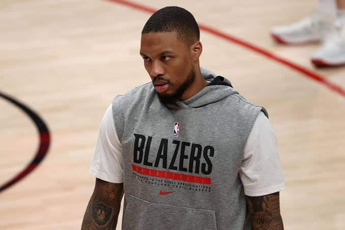 Trocou de novo? Após assinar com os Bucks, Damian Lillard se separa da esposa