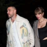 Oficializou? Taylor Swift e Travis Kelce aparecem de surpresa em programa ao vivo