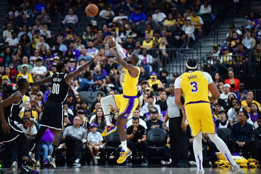 NBA: Em estreia de LeBron, Lakers vencem Nets em Las Vegas com show de Hachimura