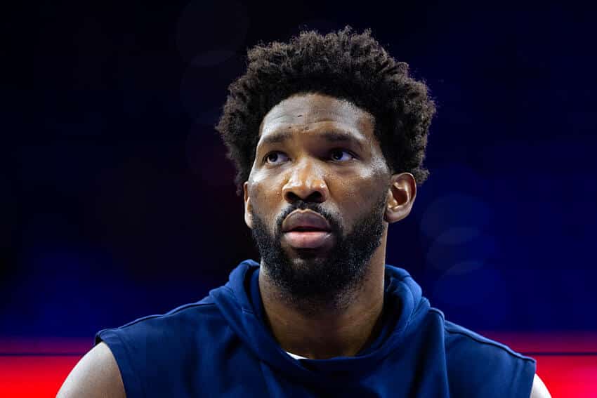 NBA multa Embiid em R$ 176 mil por comemora&ccedil;&atilde;o&nbsp;pol&ecirc;mica